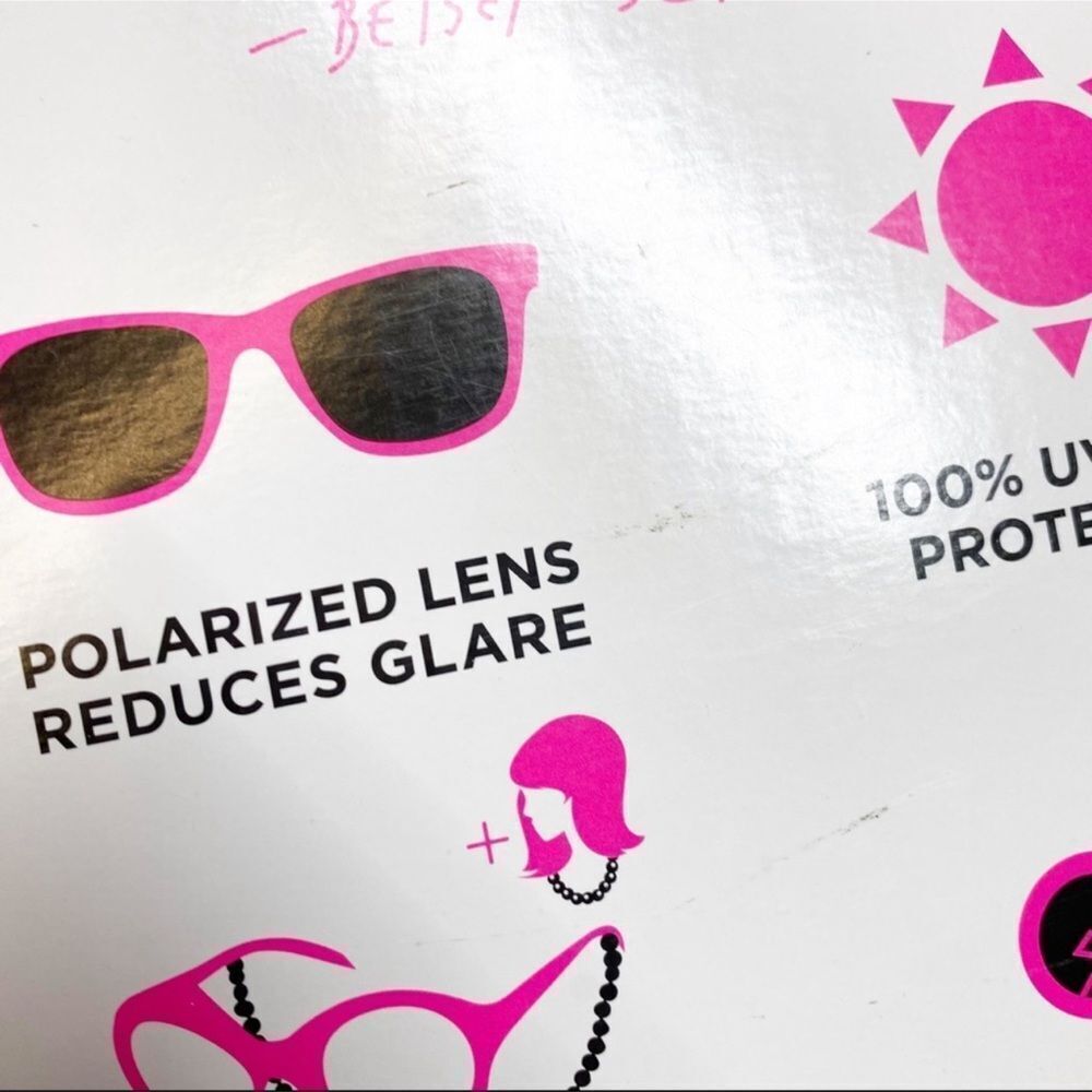 Betsey Johnson XOX Polarized Sunglasses and Accessories Set - Picture 12 of 16